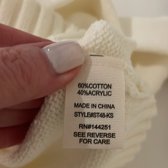 NWT JESSICA SIMPSON KISS ME Heart sweater. Size s - Picture 5 of 7